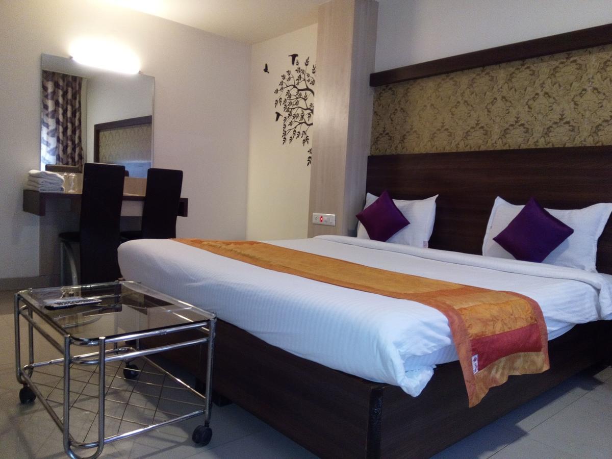 Hotel Veer Residency Panvel Dış mekan fotoğraf