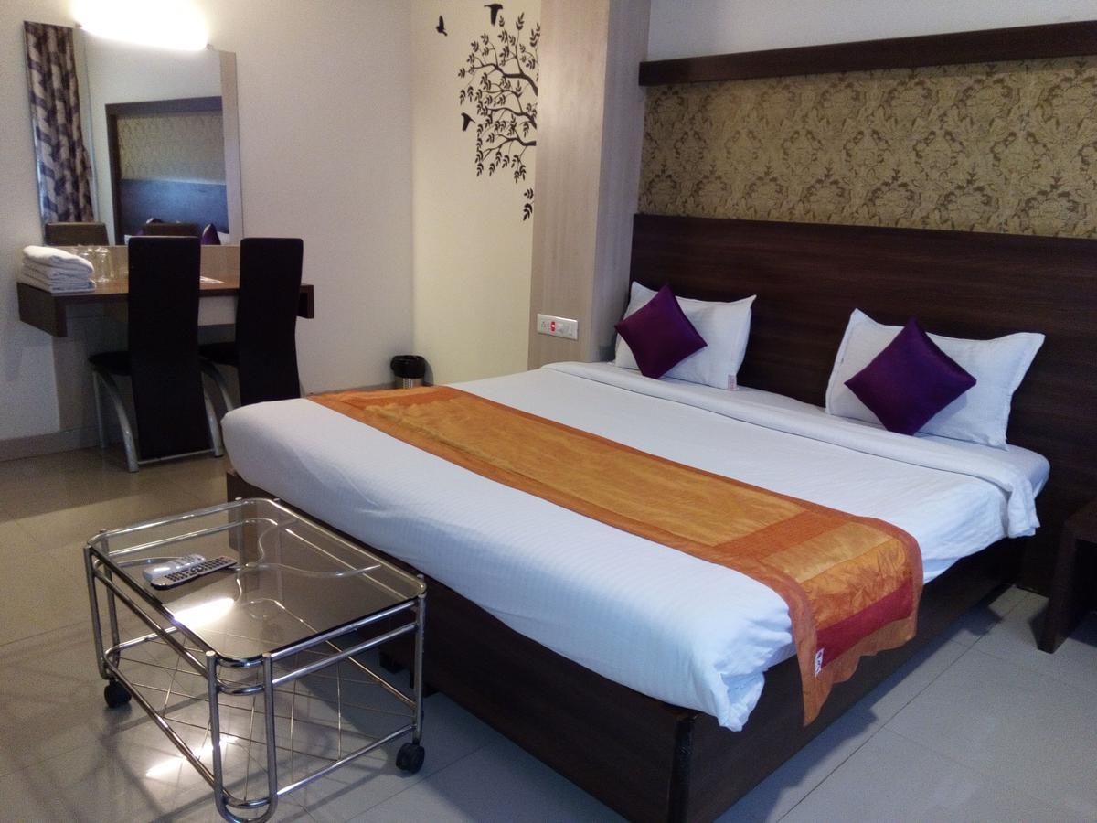 Hotel Veer Residency Panvel Dış mekan fotoğraf