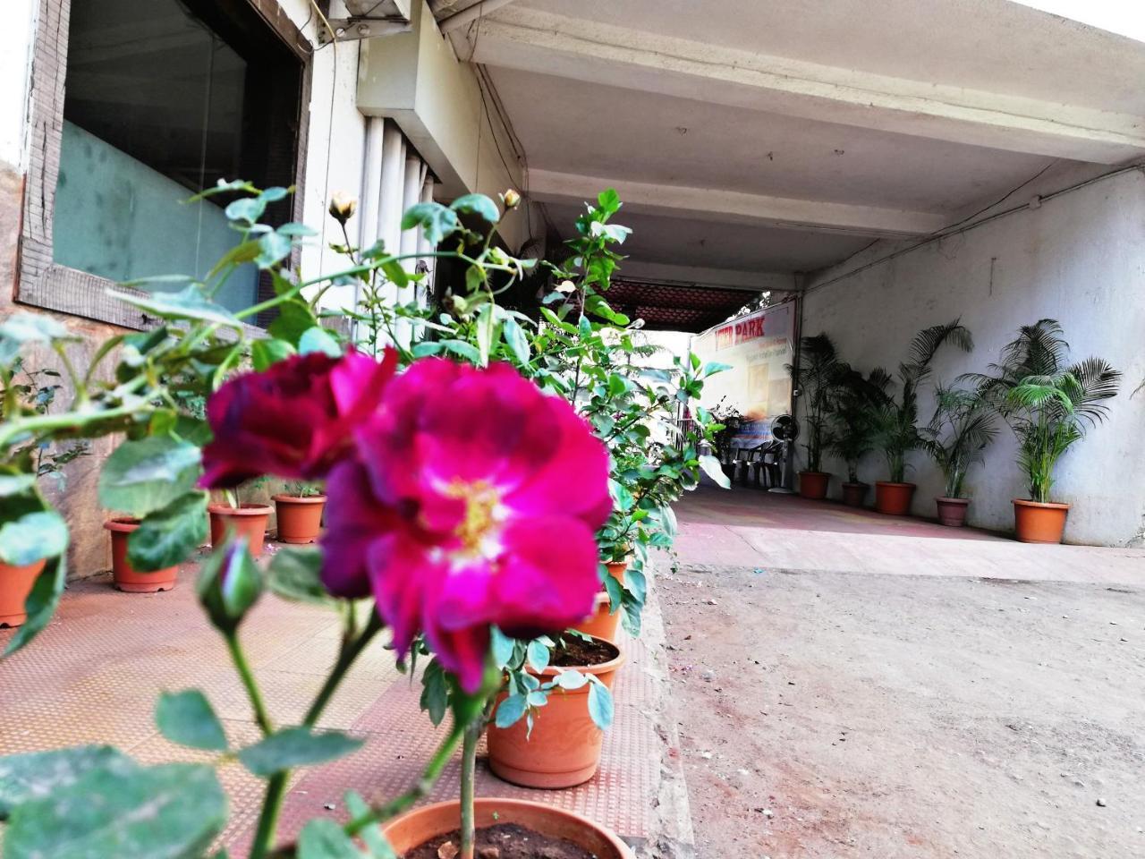Hotel Veer Residency Panvel Dış mekan fotoğraf